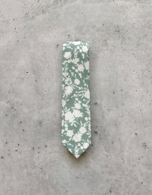  Augustus Cotton Floral Neck Tie