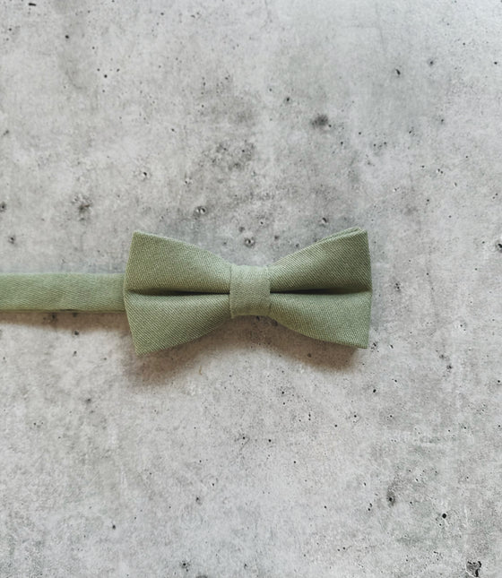 Dusty Sage Linen Pre-Tied Bow Tie