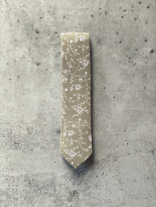  Augustus Cotton Floral Neck Tie