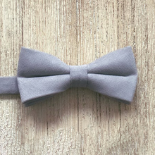 Light Grey Linen Pre-Tied Bow Tie