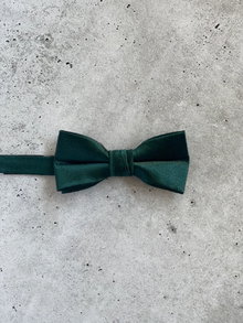  Gem Emerald Green Satin Silk Bow Tie