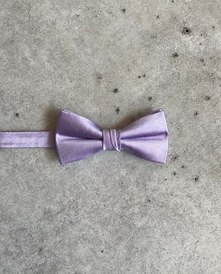 Iris Lavender Purple Pre-Tied Bow Tie